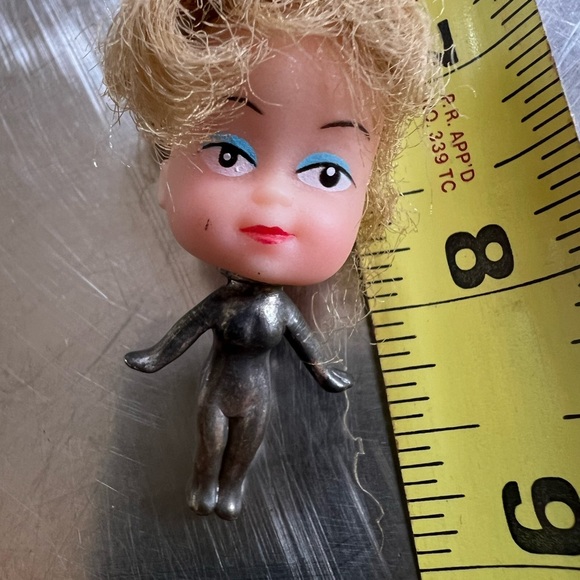 Antique Barbie Head Necklace. - Picture 2 of 3